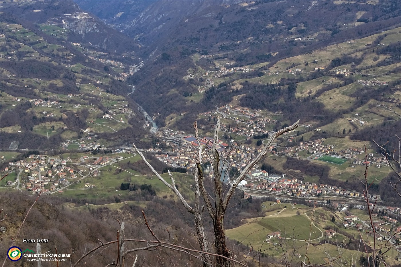 61 Panorama su S. Giovanni Bianco dalla Croce del Ronco Molinasco (1179 m).JPG